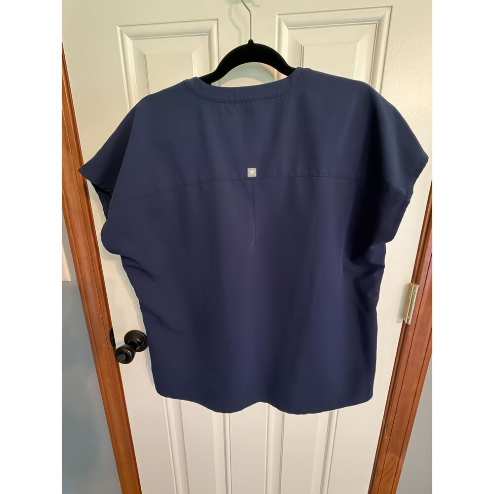 Fabletics Scrub Top L - Picture 2 of 3